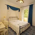 מלון Sant'andrea 3*