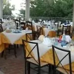 מלון Sant'andrea 3*